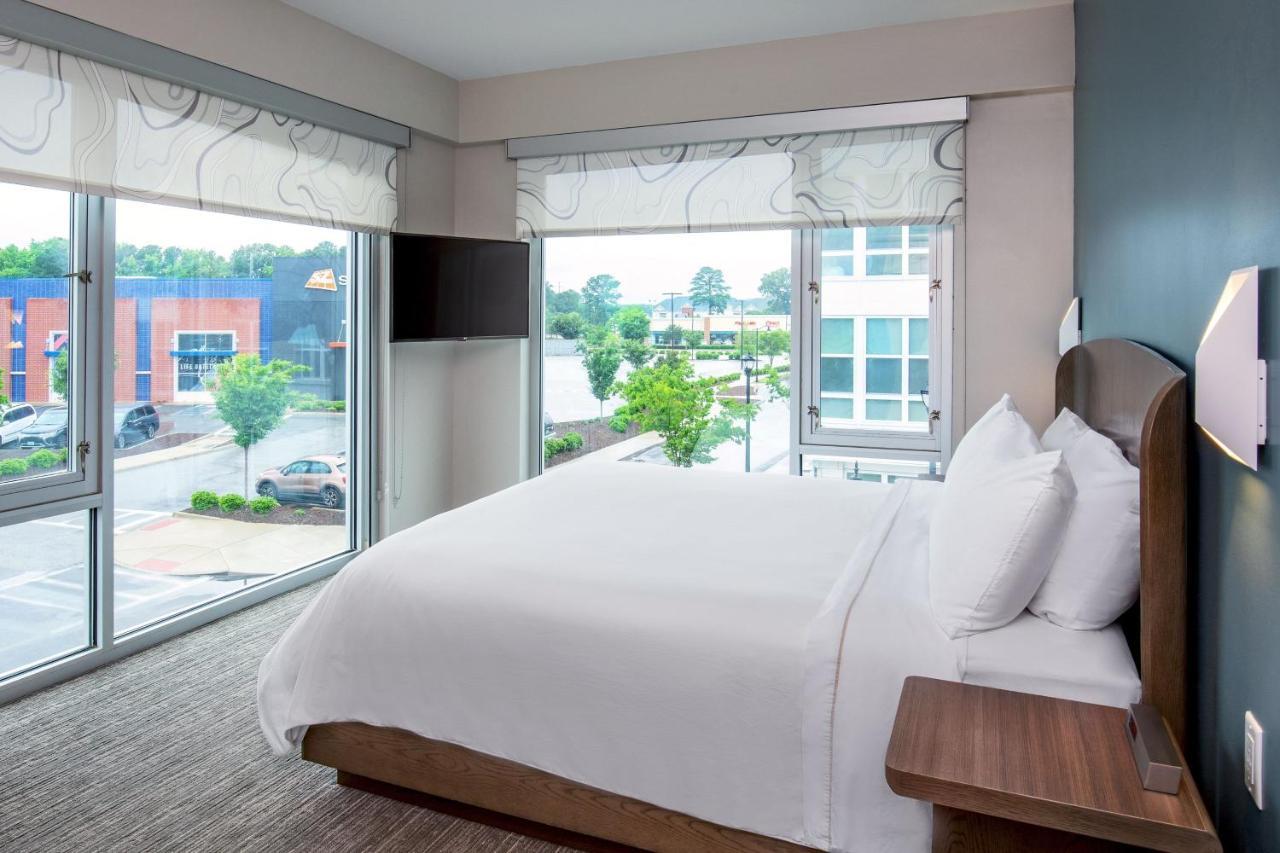 เอลเลเมนต์ แฮมป์ตัน เพนินซูลา ทาวน์เซ็นเตอร์ Hotel ภายนอก รูปภาพ